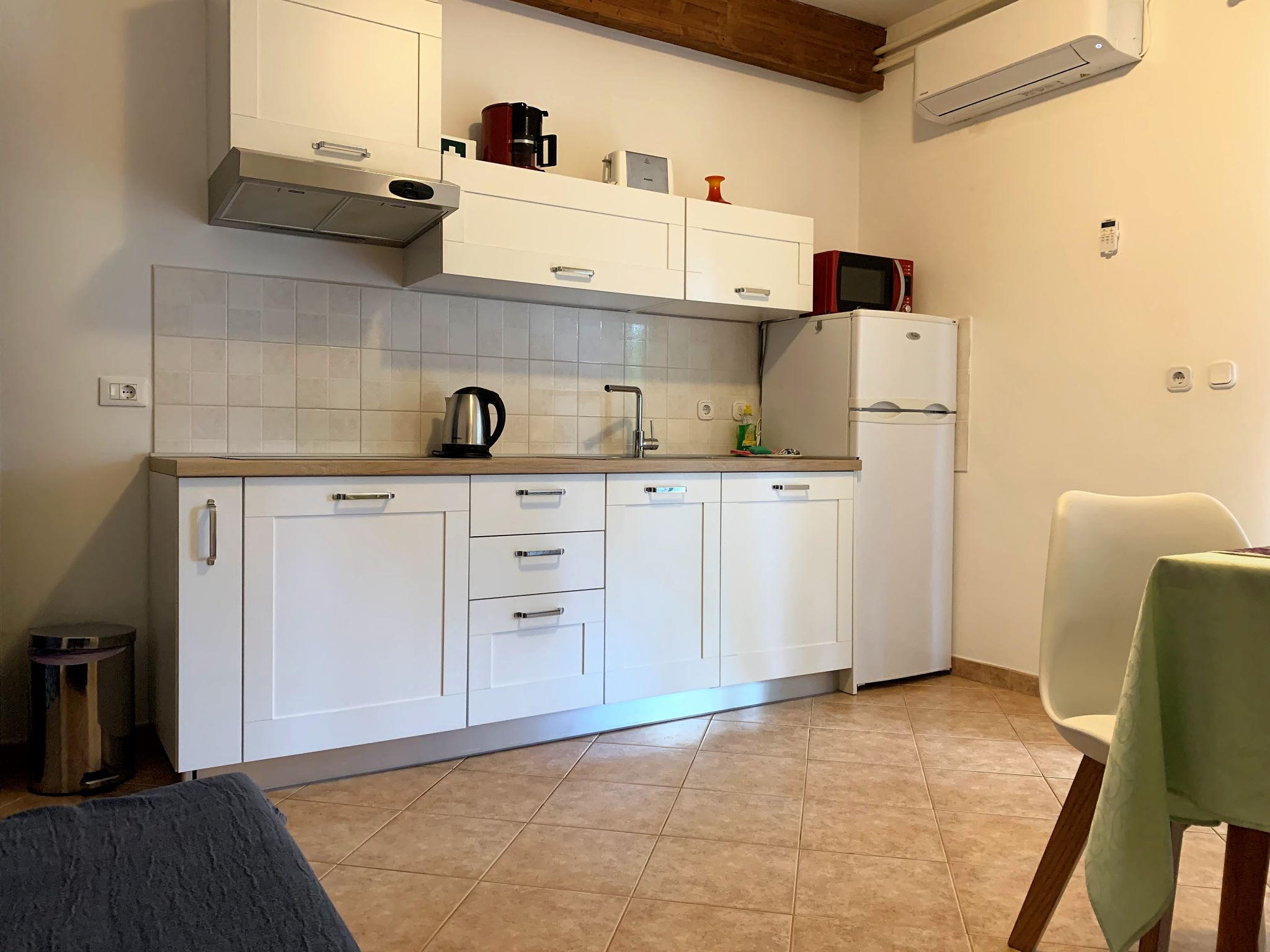 2048x1536 apartman lavanda kitchen (2).jpg